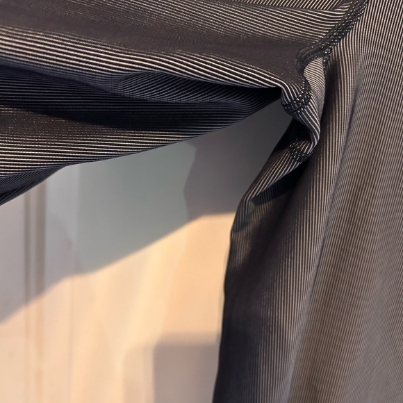 Lululemon Athletica black stripe  Leggings- like new - Picture 6 of 6